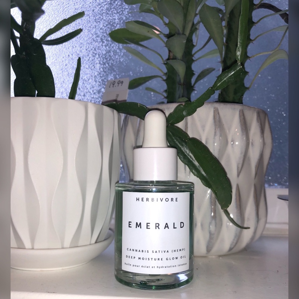 Herbivore Botanicals Emerald face oil